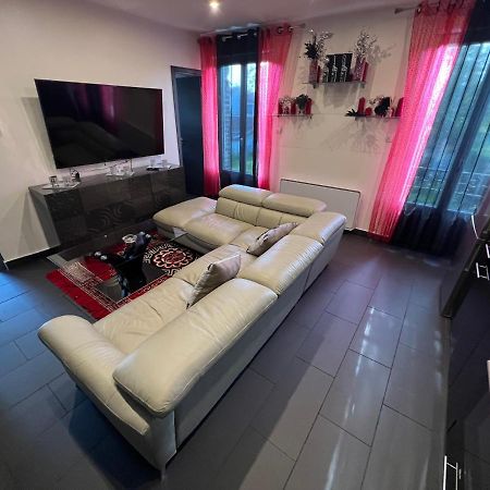 Zekri Apartment Livry-Gargan Exterior foto