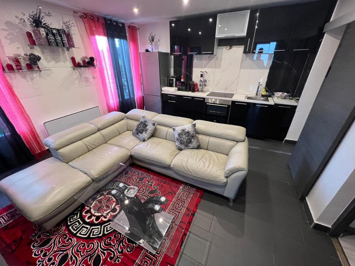 Zekri Apartment Livry-Gargan Exterior foto