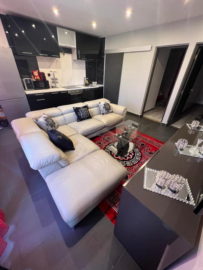 Zekri Apartment Livry-Gargan Exterior foto